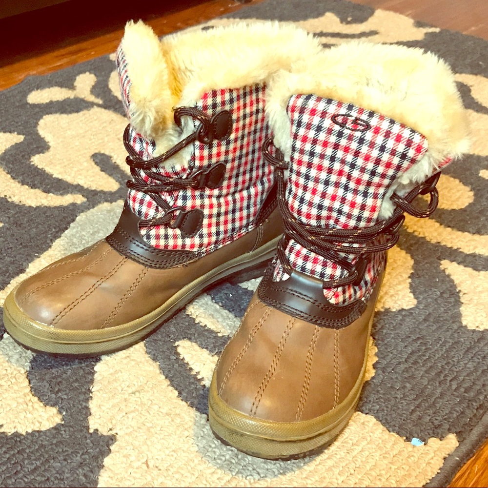 Adorable Plaid Boots with Fur lining!
